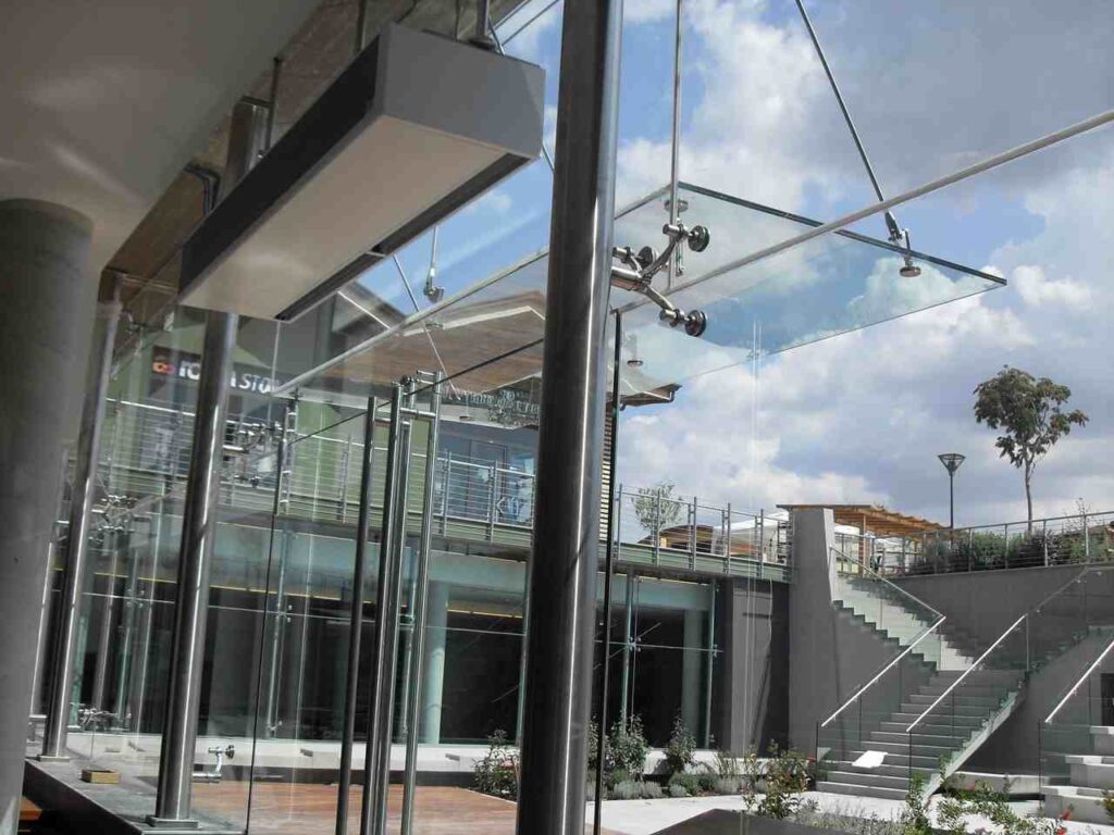 RESOLGLASS PUNTA SU VETRO E ACCIAIO: RICERCA, BREVETTI E SOSTENIBILITÀ AL CENTRO DELLA STRATEGIA